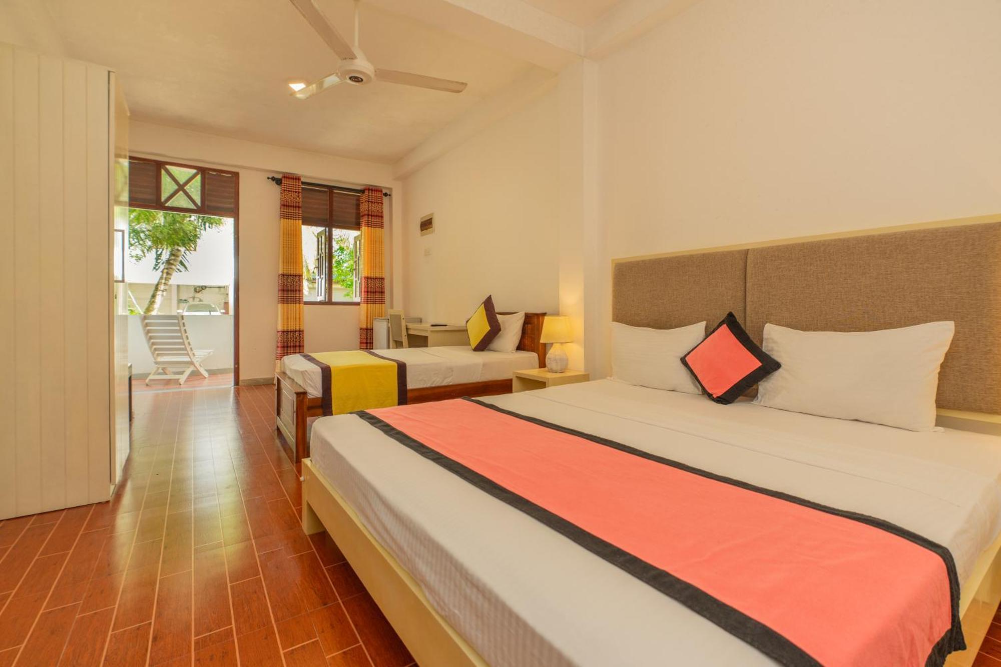 The Calm Of8 Hotel Unawatuna Exterior photo